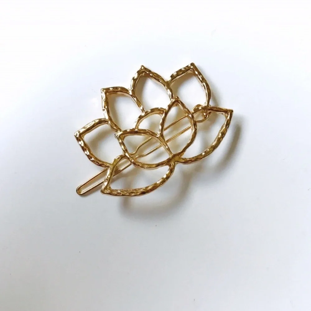 Sacred Lotus Minimalist Hair Clip - Picture 2 of 6